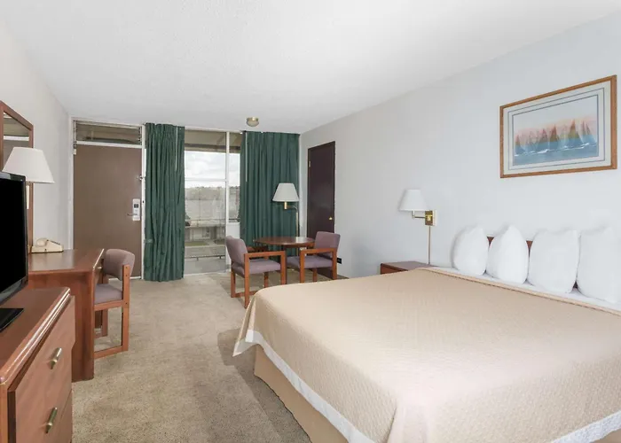 Baymont By Wyndham Hotel 2*